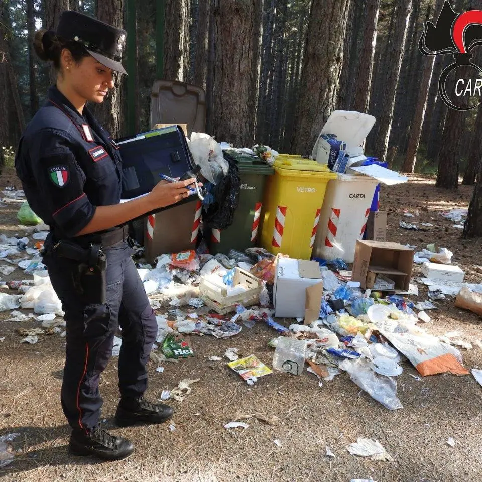 Abbandono rifiuti in Sila, identificati e sanzionati i trasgressori