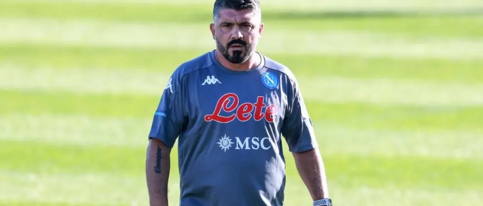 Juventus-Napoli non si gioca più. L'Asl blocca la squadra in partenza