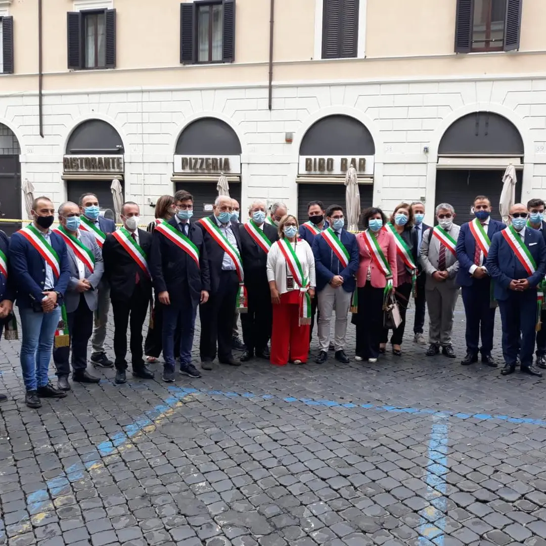 I sindaci a Roma: «Sanità calabrese al collasso». L'impegno della Parente