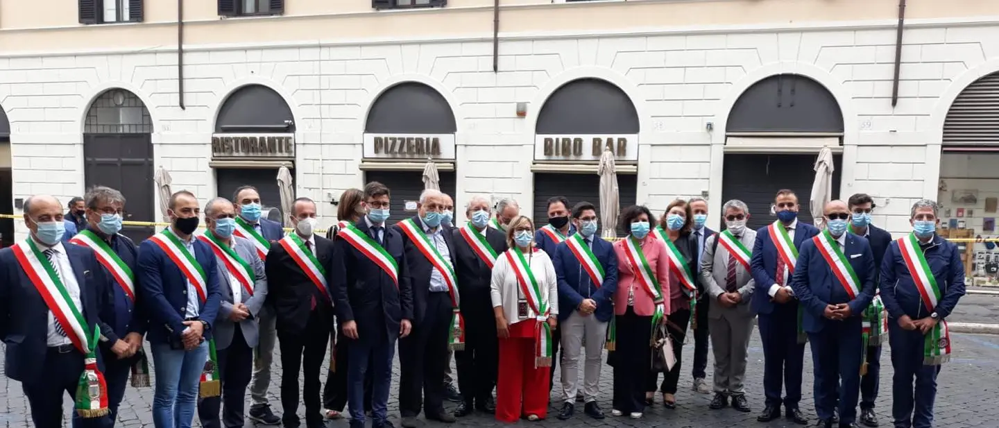 I sindaci a Roma: «Sanità calabrese al collasso». L'impegno della Parente