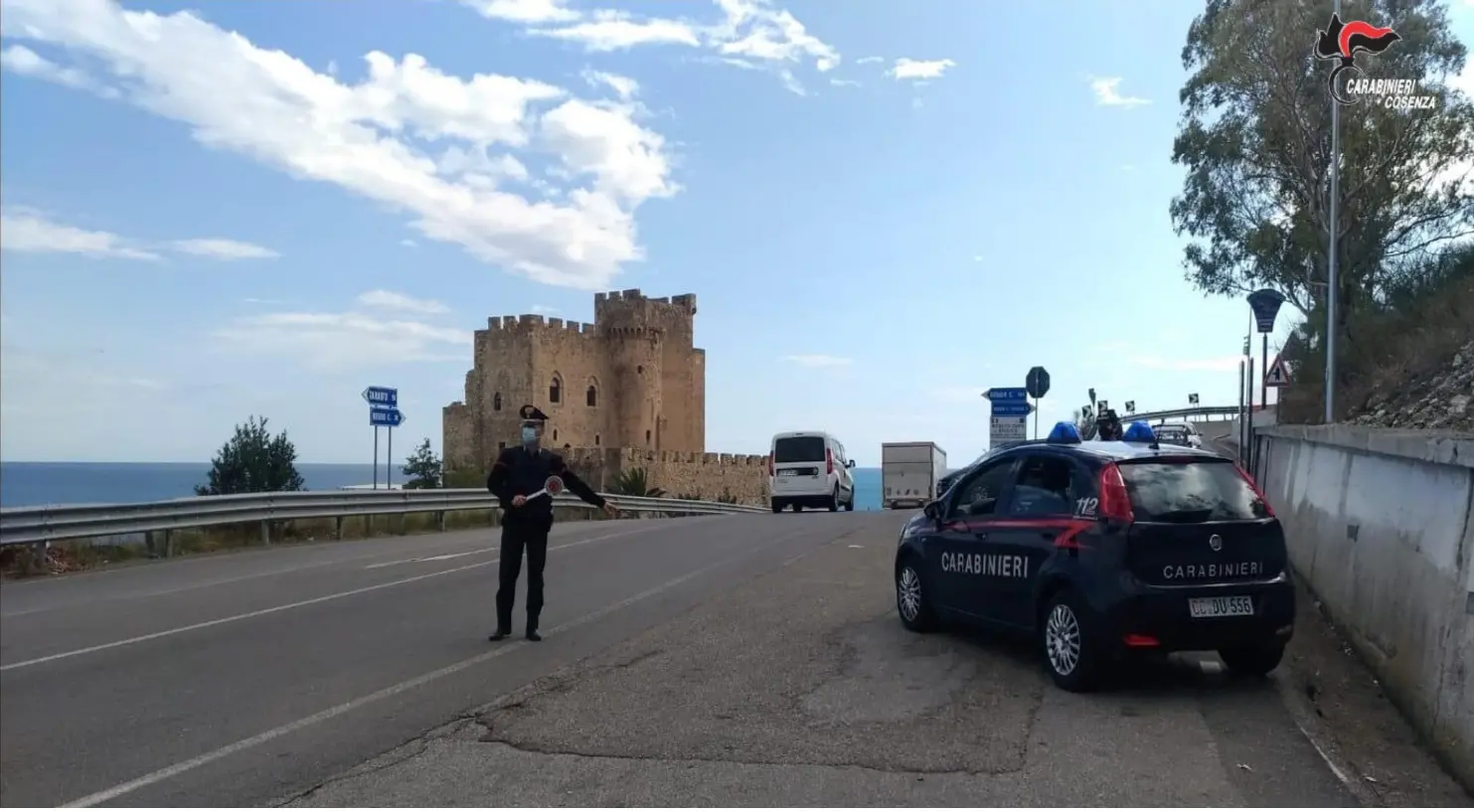 Chiede la restituzione dei soldi con minacce e pugni: arrestato