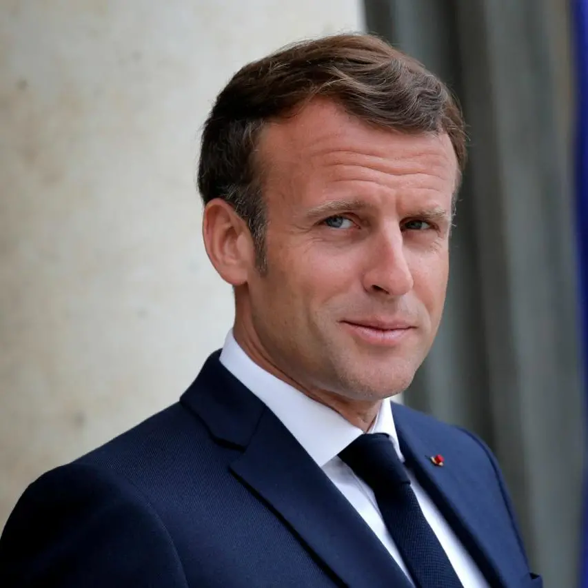Francia travolta dal Covid, Macron vara il lockdown