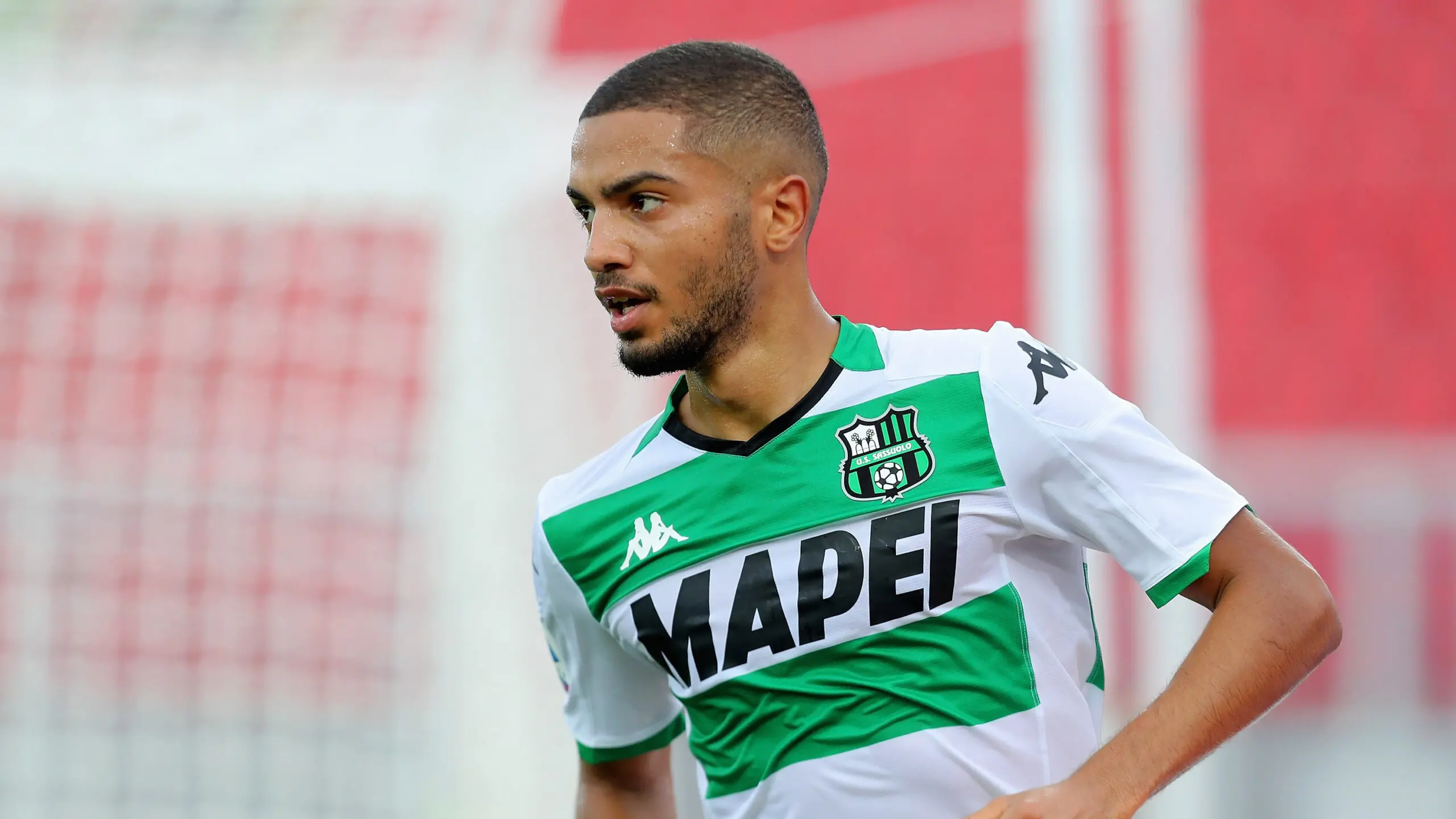 LECCE, ITALY - NOVEMBER 03: Jeremy Toljan of Sassuolo during the Serie A match between US Lecce and US Sassuolo at Stadio Via del Mare on November 3, 2019 in Lecce, Italy. (Photo by Maurizio Lagana/Getty Images) , Getty Images