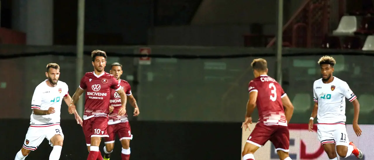 Castro punisce la Reggina. Menez espulso e Denis sbaglia un rigore