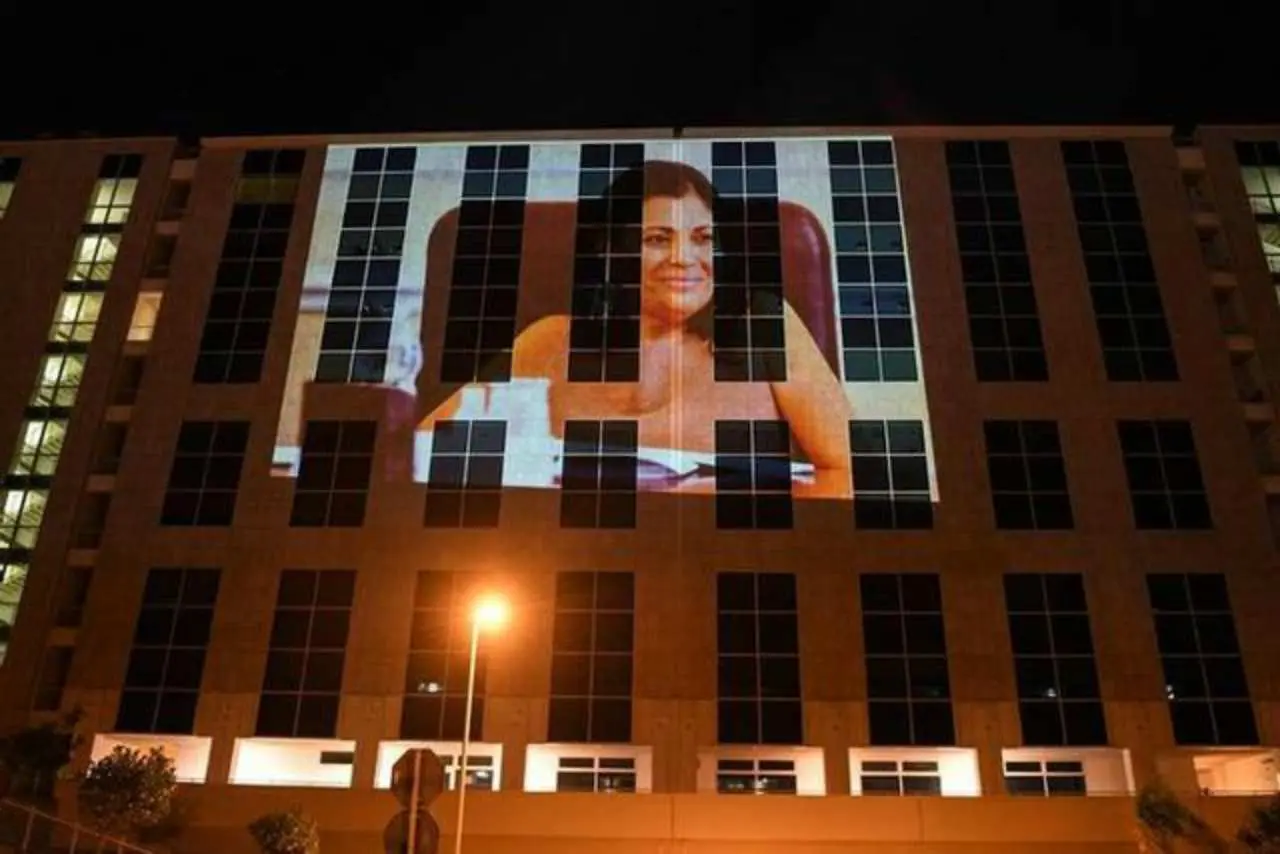ADDIO ALLA SANTELLI | Cambia l'orario di chiusura della Camera ardente