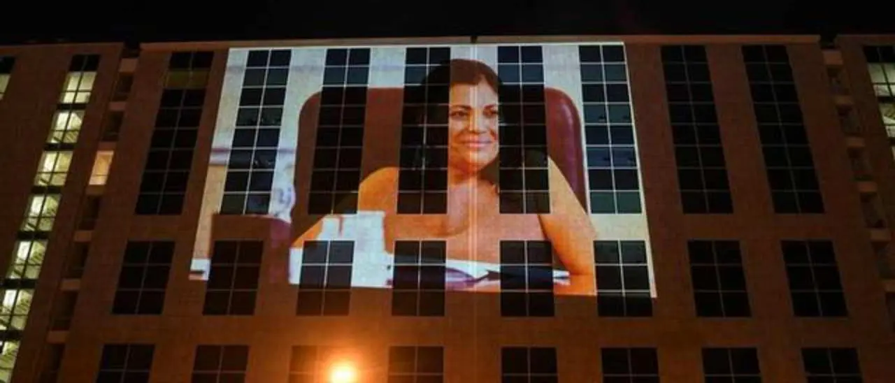 ADDIO ALLA SANTELLI | Cambia l'orario di chiusura della Camera ardente