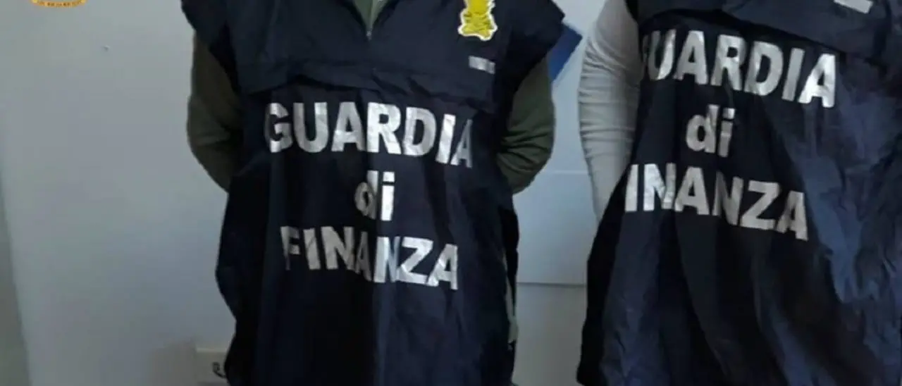 Frascineto, due arresti per droga: uno aveva il reddito di cittadinanza