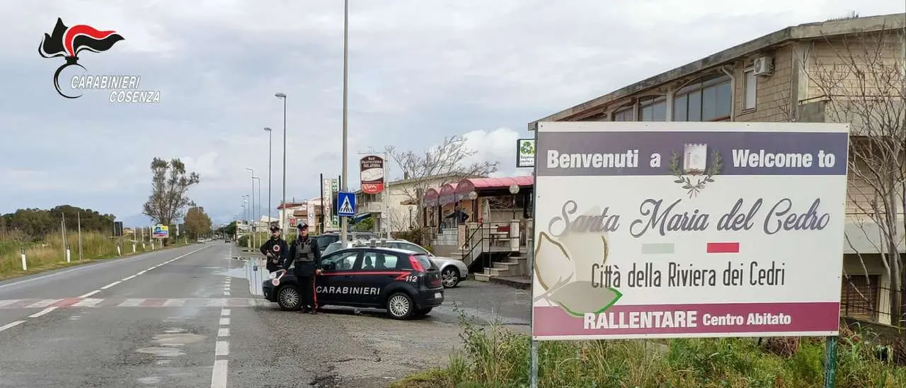 Armi e droga nascosti in un casolare: arrestato dai carabinieri