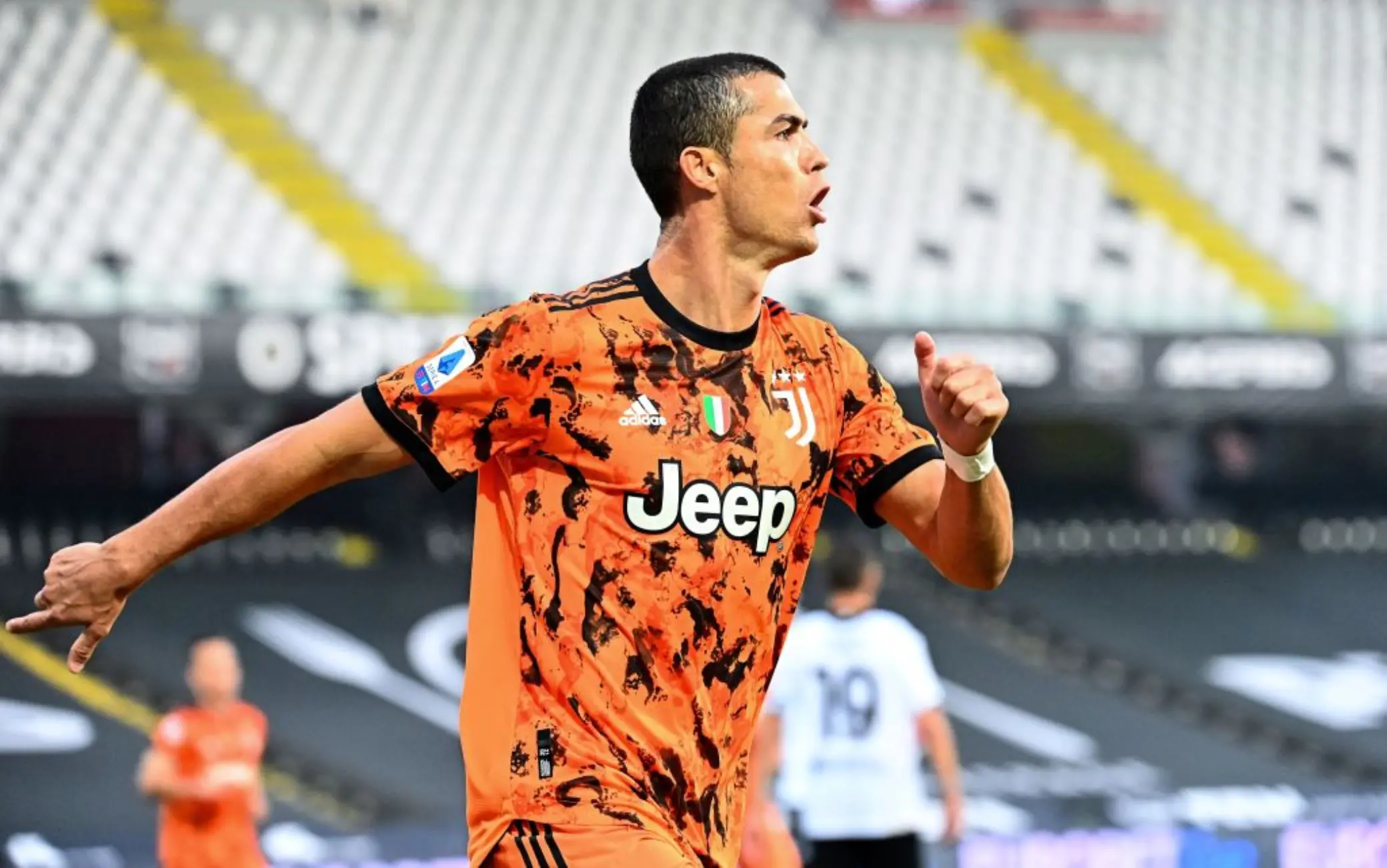 Serie A, Cristiano Ronaldo trascina la Juve. L'Inter si salva nel finale