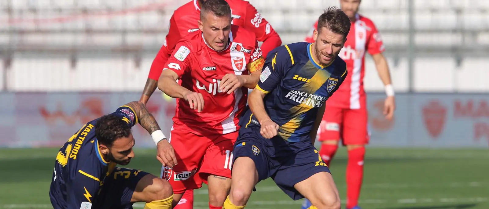 Monza-Frosinone 2-0, primo successo in casa per i biancorossi. Il tabellino