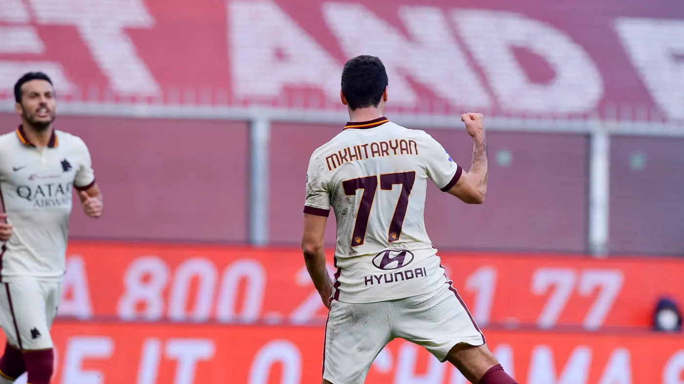 Foto Fabio Rossi/AS Roma/LaPresse 08/11/2020 Genova(Italia) Sport Calcio Genoa-Roma Campionato Italiano Serie A TIM 2020/2021 - Stadio Luigi Ferraris Nella foto: Henrikh Mkhitaryan esulta dopo il gol 0-1 Photo Fabio Rossi/AS Roma/LaPresse 08/11/2020 Genova (Italy) Sport Soccer Genoa-Roma Italian Football Championship League Serie A Tim 2020/2021 - Stadio Luigi Ferraris In the pic: Henrikh Mkhitaryan celebrates goal 0-1 , LAPRESSE
