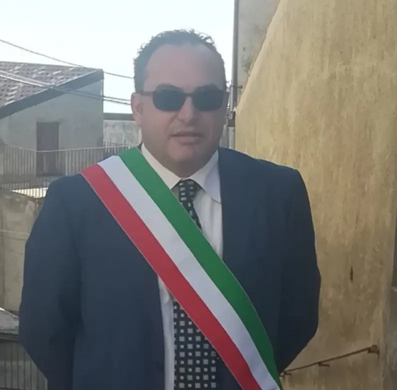 Continua l'emergenza rifiuti nel comune di Acquaformosa