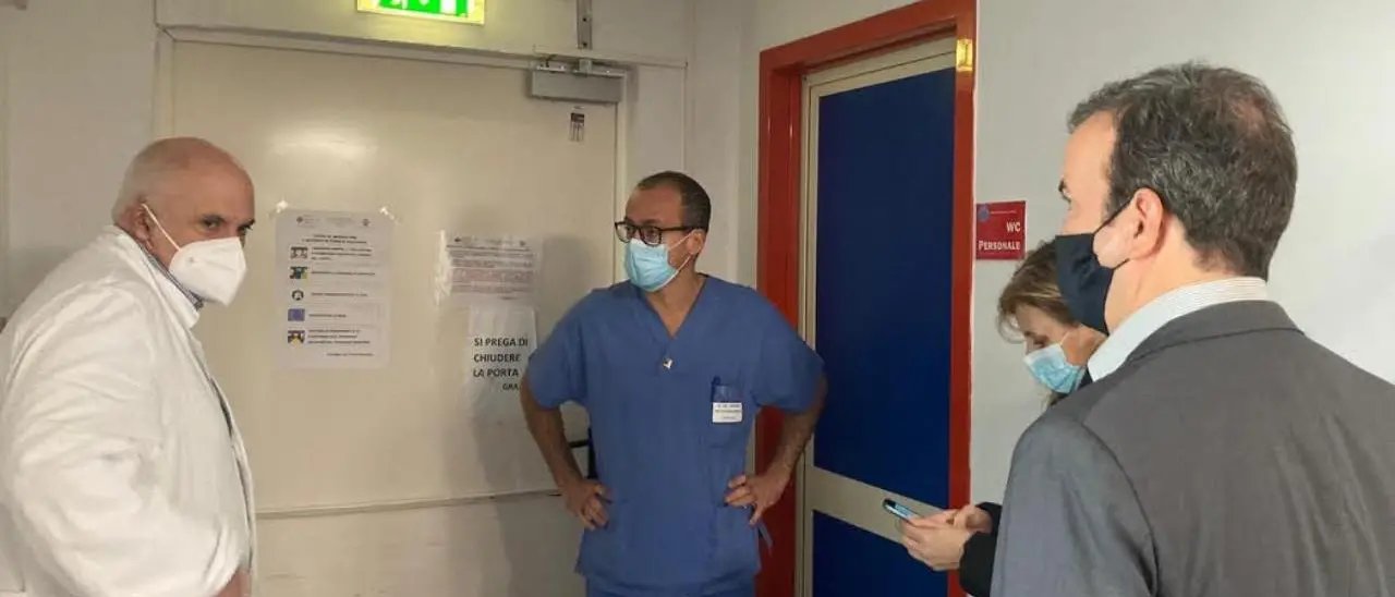 Occhiuto: «Ordinanza per assunzione immediata di personale sanitario all'Annunziata»