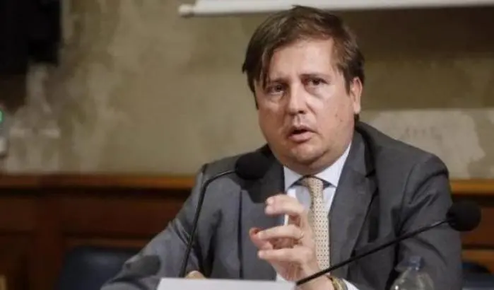 Coronavirus, Sileri: «Sarà un Natale un po' sottotono»