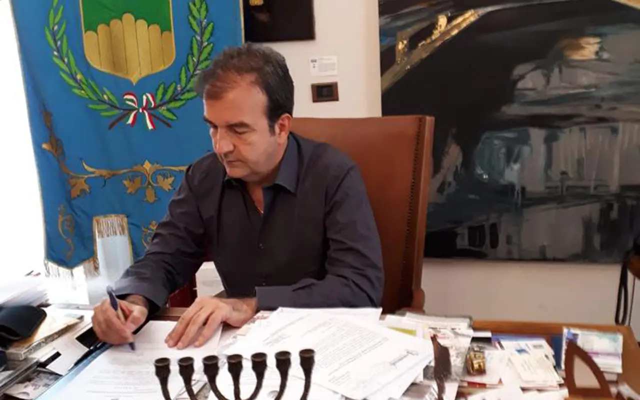 Scuole chiuse a Cosenza da lunedì. Il sindaco Occhiuto firmerà l'ordinanza