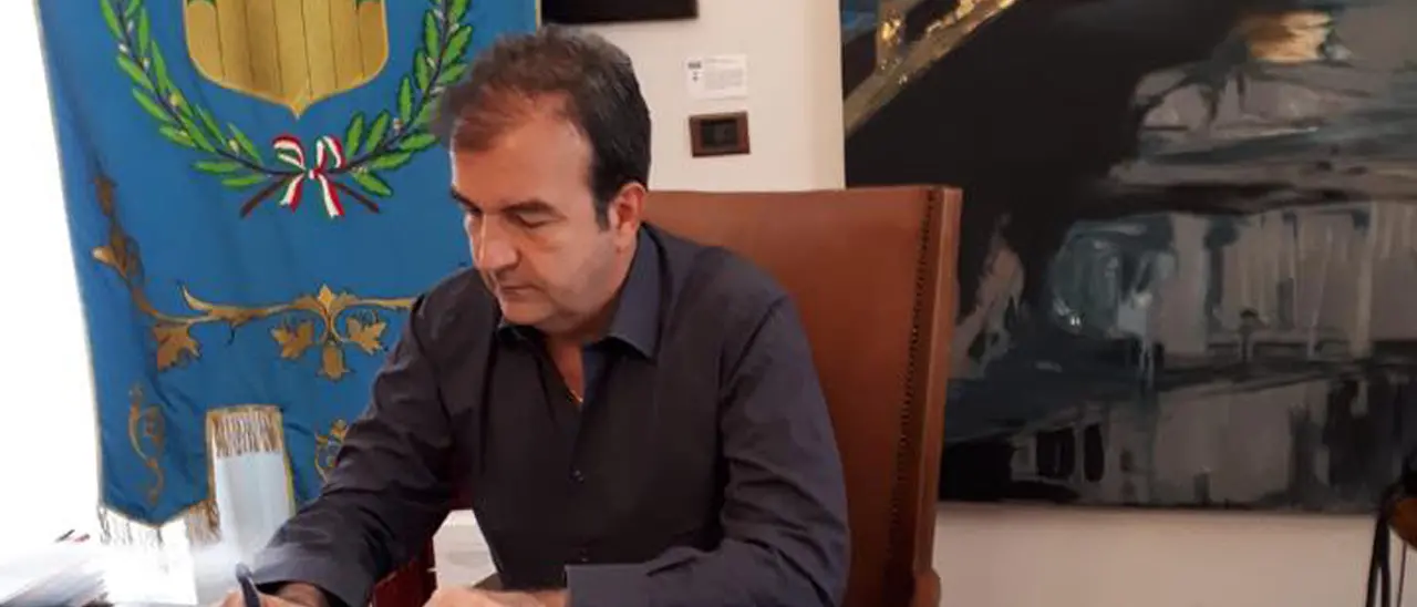 Scuole chiuse a Cosenza da lunedì. Il sindaco Occhiuto firmerà l'ordinanza