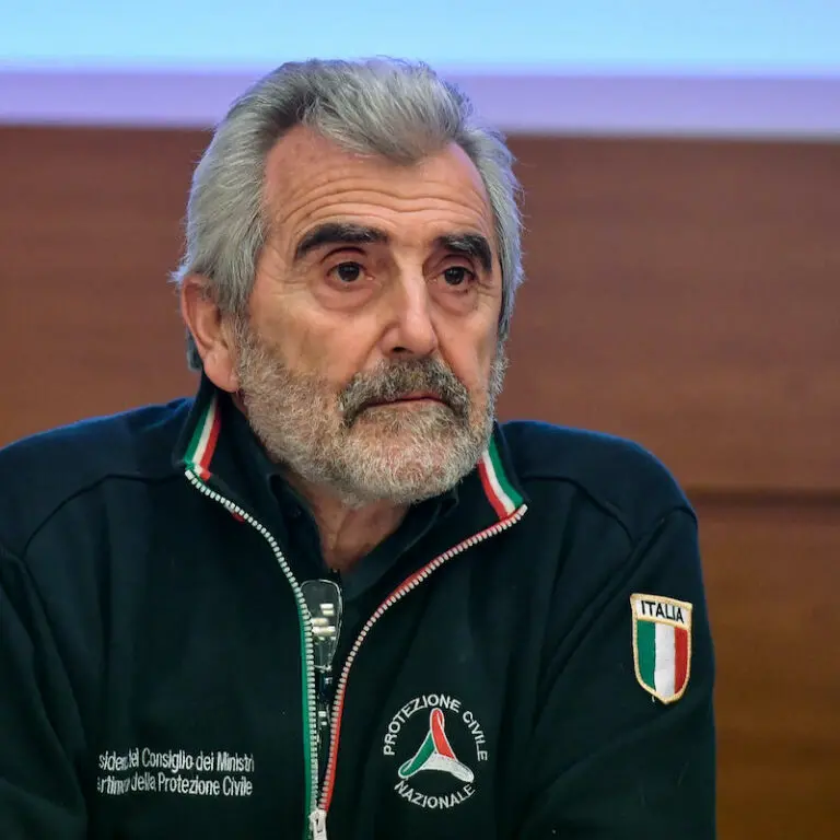 Linea dura degli scienziati: «Nuove misure restrittive per Natale»