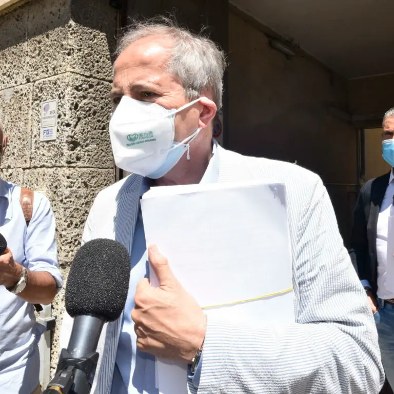 Crisanti non ha dubbi: «Natale in zona rossa, la gialla è un problema»