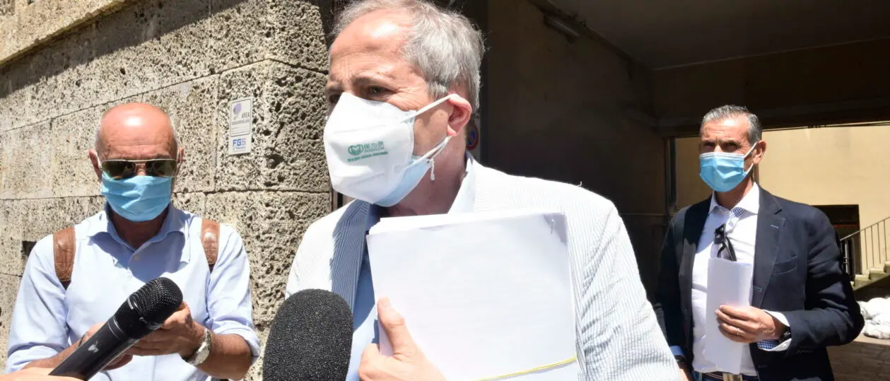 Crisanti non ha dubbi: «Natale in zona rossa, la gialla è un problema»