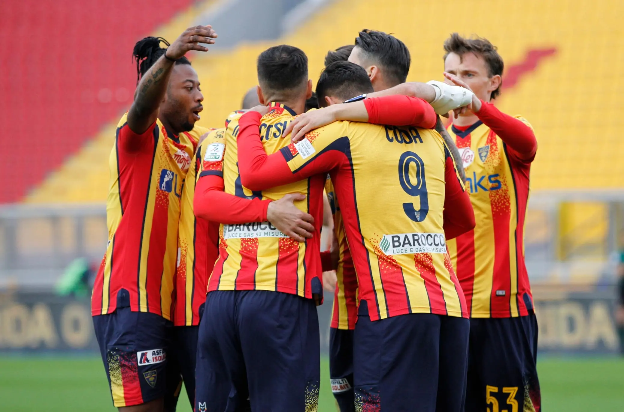 Serie B, il Lecce travolge la Reggiana. Spal: tre punti contro il Pescara
