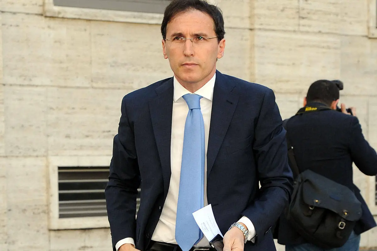Coronavirus, Boccia: «Aprire tutto non è contemplato»