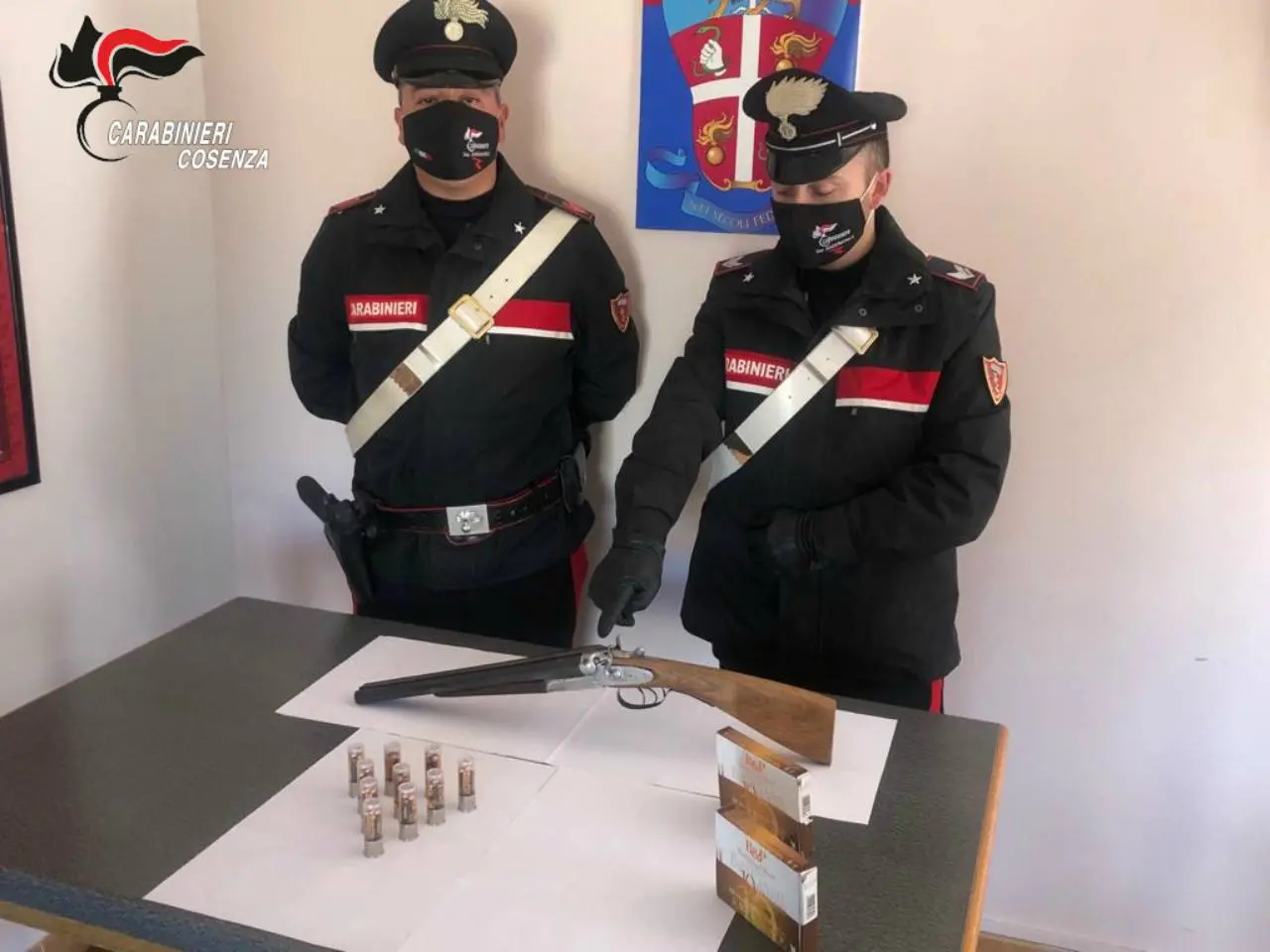 Scalea, 37enne arrestato dai carabinieri: in casa aveva un fucile (e 30 cartucce)