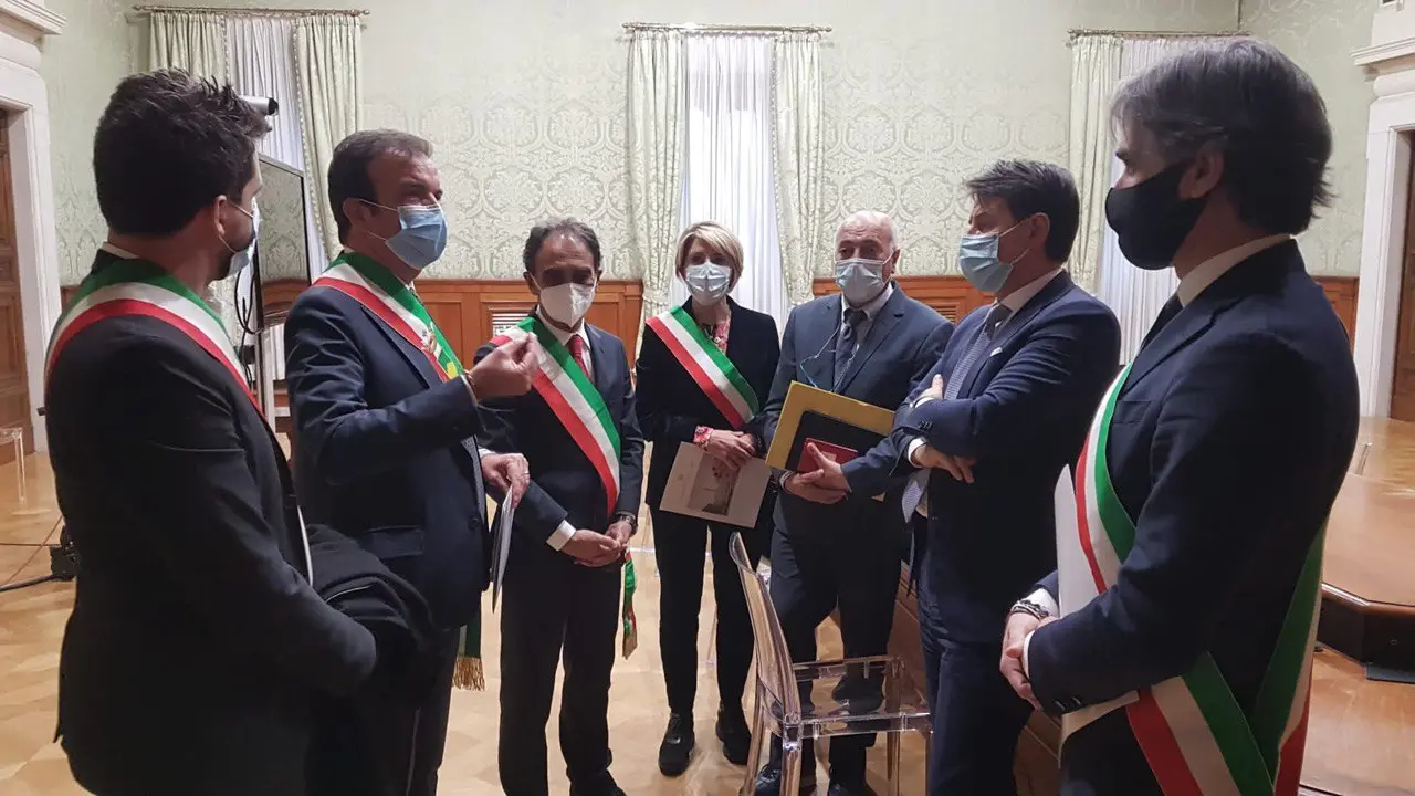 Sanità Calabria, Conte incontra i sindaci. Domani il nome del nuovo commissario ad acta FOTO