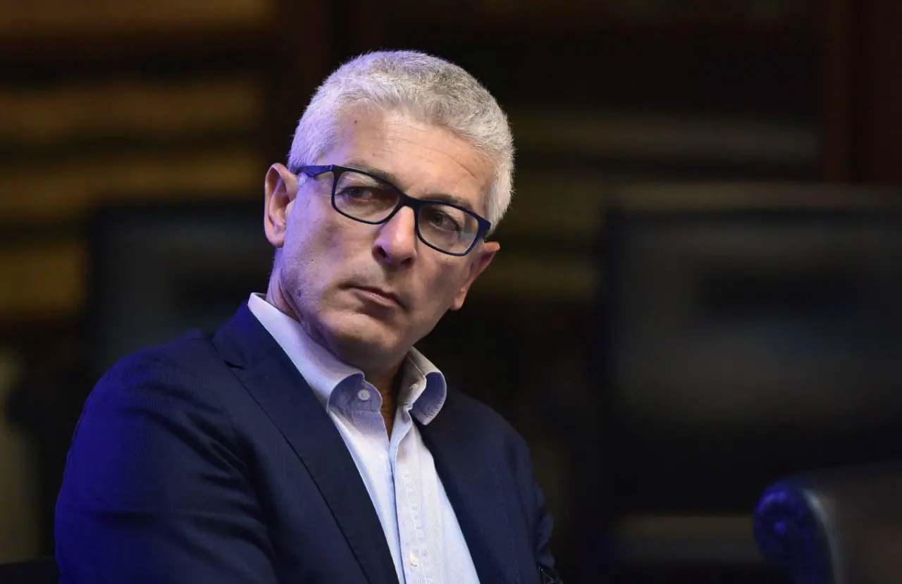 Nicola Morra indagato per diffamazione dopo le parole contro la Santelli