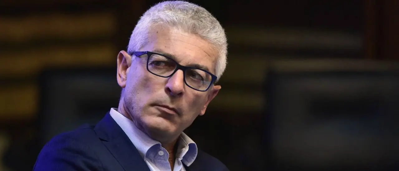 Morra si candidi a presidente della Regione. Così \"salverà\" la Calabria...