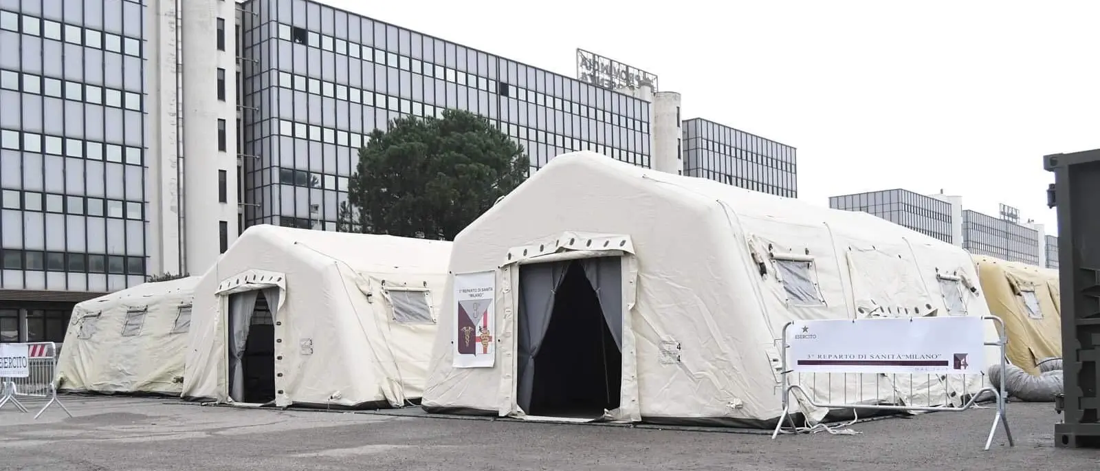 I sindaci dell'area urbana: «I pazienti Covid anche nell'ospedale da campo di Cosenza»