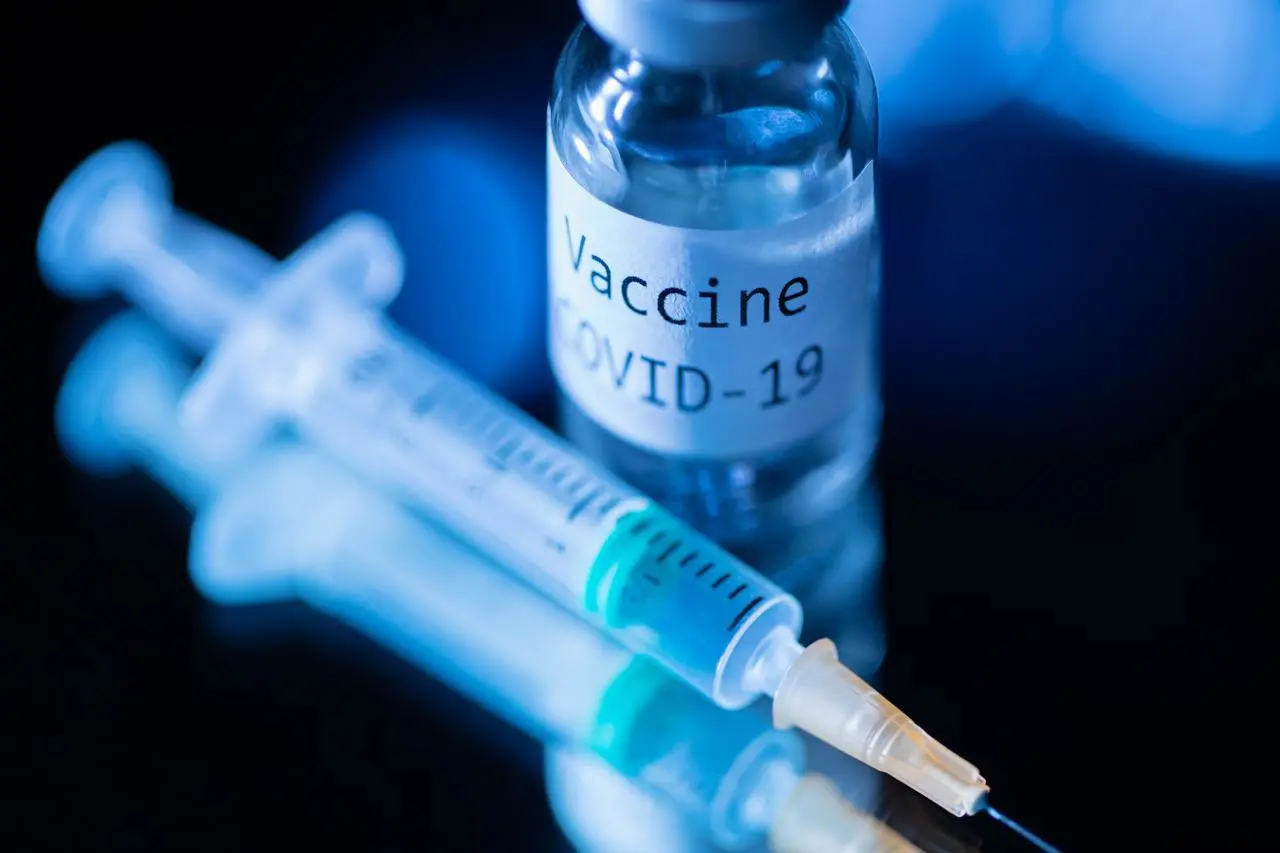 Vaccino Covid Oxford-Pomezia «efficace al 90%»: ecco i dettagli
