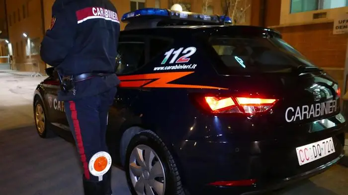 Una pattuglia dei carabinieri in una foto d\\'archivio. ANSA , ANSA
