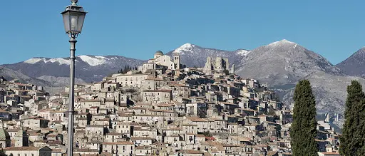 Mormanno, 4 alunni positivi: chiudono le scuole tranne l'infanzia