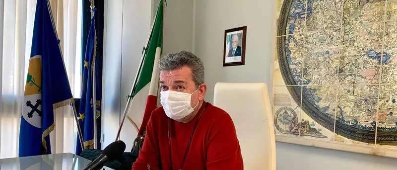 Sbloccate le assunzioni di medici e infermieri, Spirlì: «Accolte le nostre richieste»