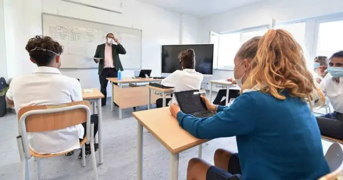 Scuola, da domani tornano in classe quasi 720mila alunni