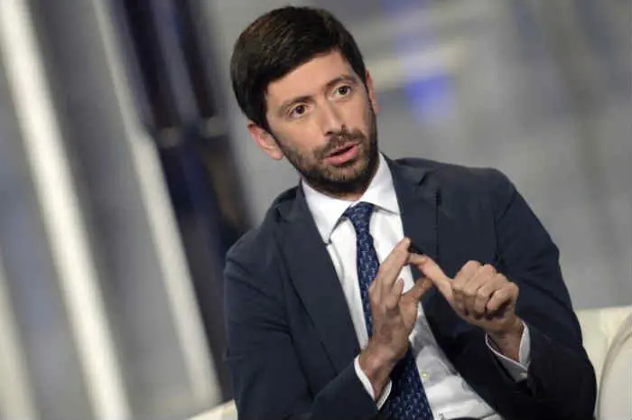 Nuovo Dpcm, Speranza: «Misure rigide per evitare Lockdown»