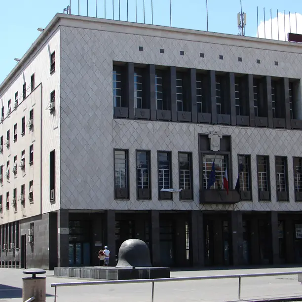 Cosenza, divieto di assembramento nei luoghi frequentati dai giovani