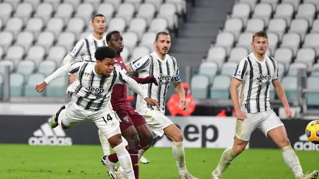 TURIN, ITALY - DECEMBER 05: Weston McKennie of Juventus scores his team\\'s first goal during the Serie A match between Juventus and Torino FC at Allianz Stadium on December 05, 2020 in Turin, Italy. Football Stadiums around Italy remain empty due to the Coronavirus Pandemic as Government social distancing laws prohibit fans inside venues resulting in fixtures being played behind closed doors. (Photo by Valerio Pennicino/Getty Images) , Getty Images