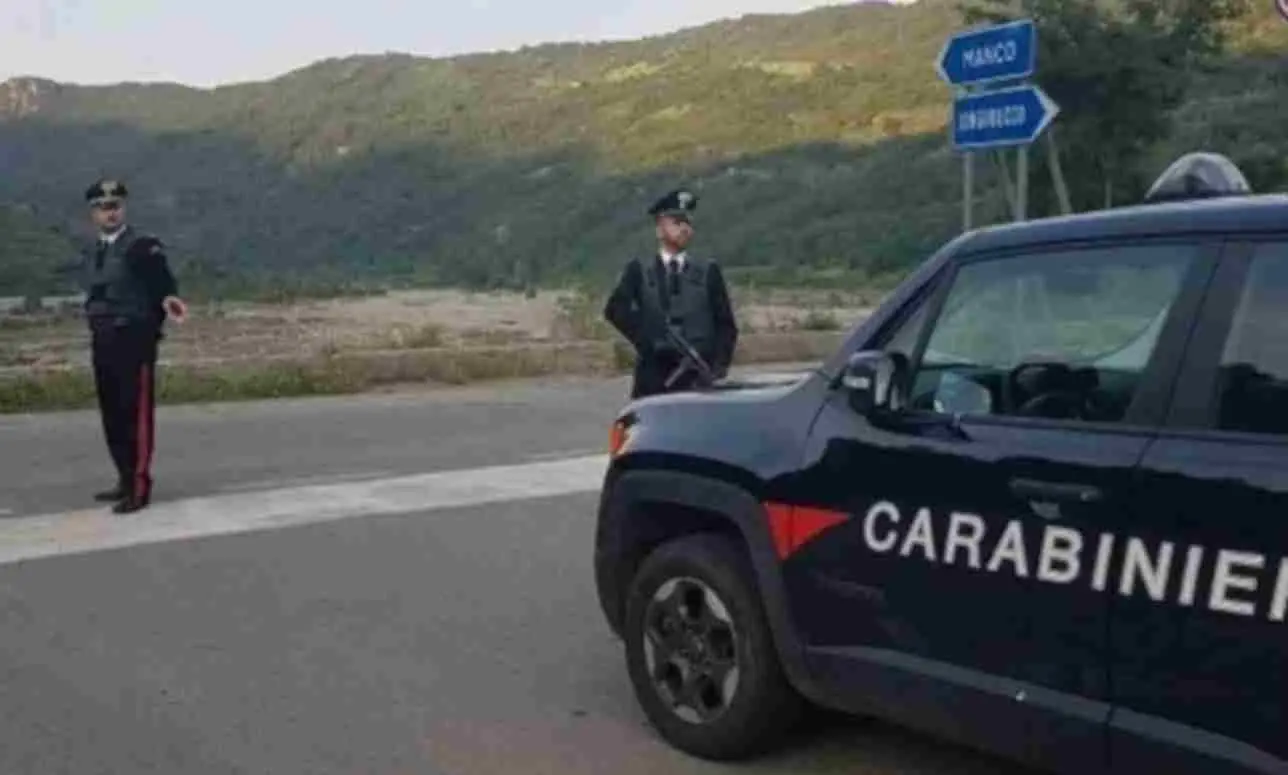 Longobucco, rissa nel centro del paese durante il “coprifuoco”: denunciate 5 persone