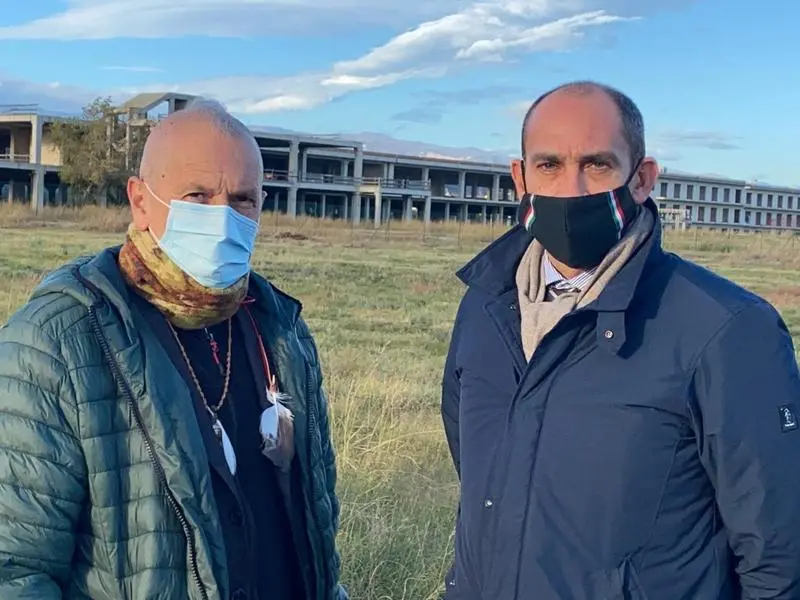 Ecomostro di Simeri, De Caprio: «Paesaggio violentato, ma la Regione c'è»