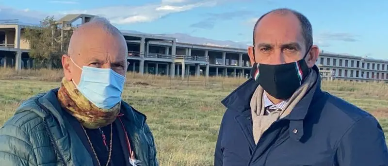 Ecomostro di Simeri, De Caprio: «Paesaggio violentato, ma la Regione c'è»