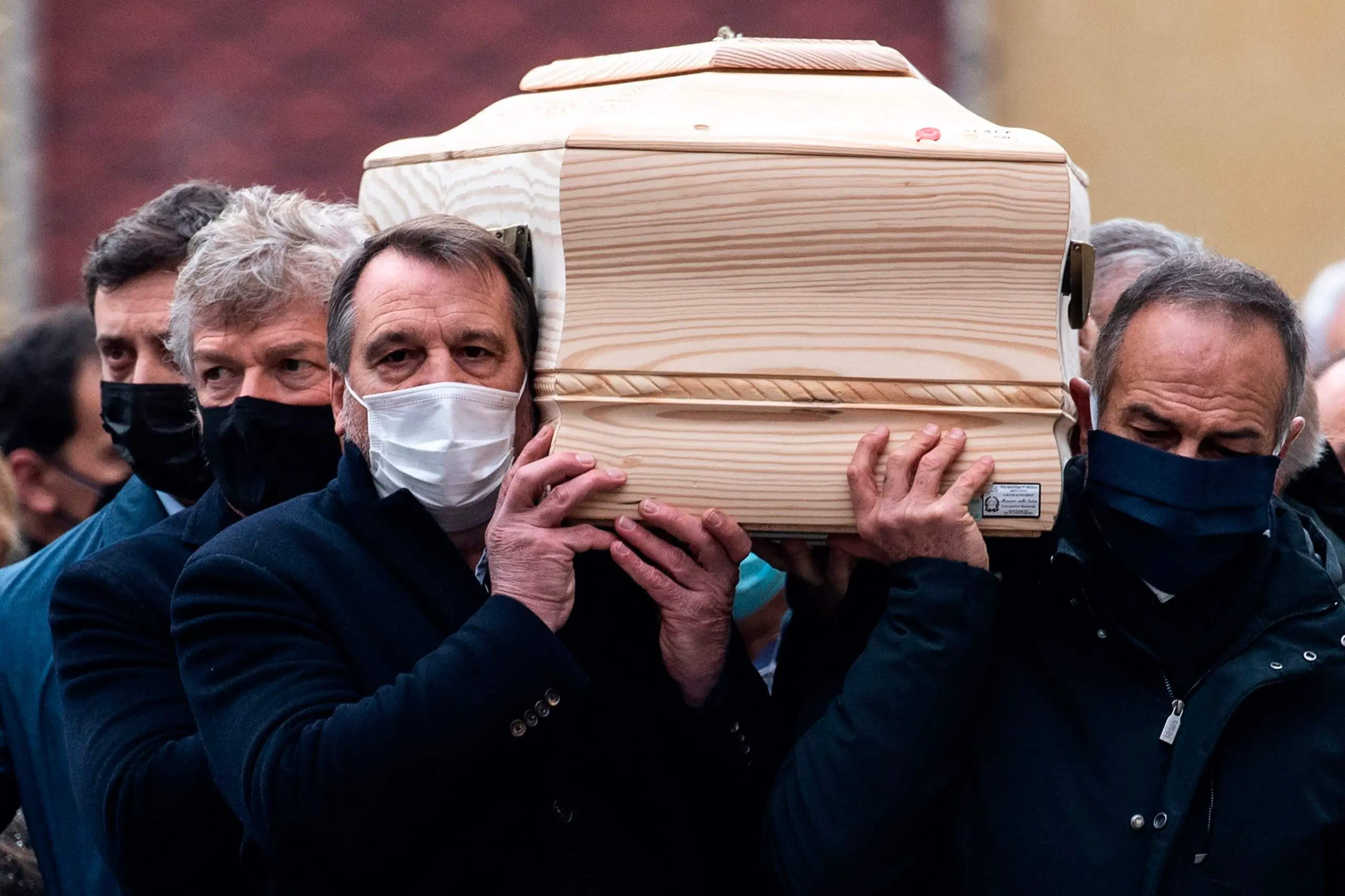 L'ultimo saluto a Pablito. Si sono tenuti a Vicenza i funerali di Paolo Rossi