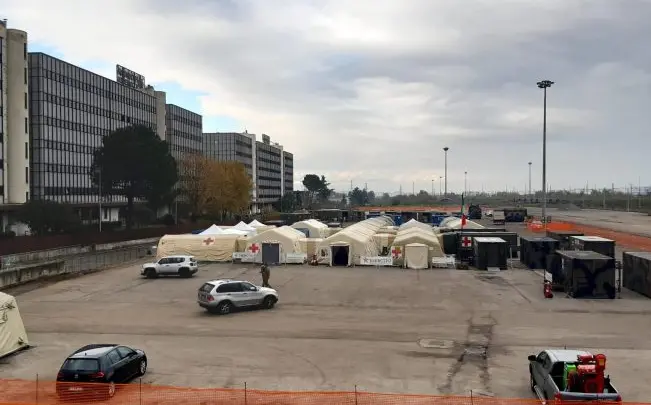 Cosenza, dimesso il primo paziente dall'Ospedale da campo