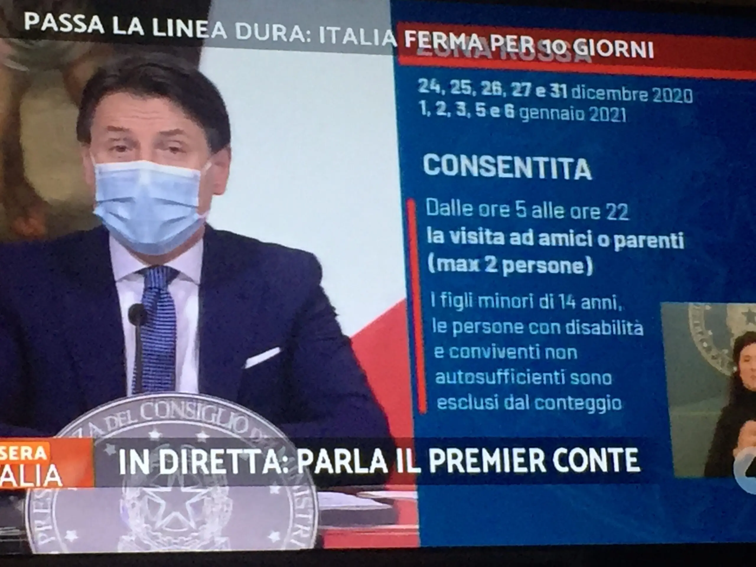 Decreto Natale, Conte: «Lockdown nazionale per dieci giorni» | Il testo: si potranno ospitare solo due persone