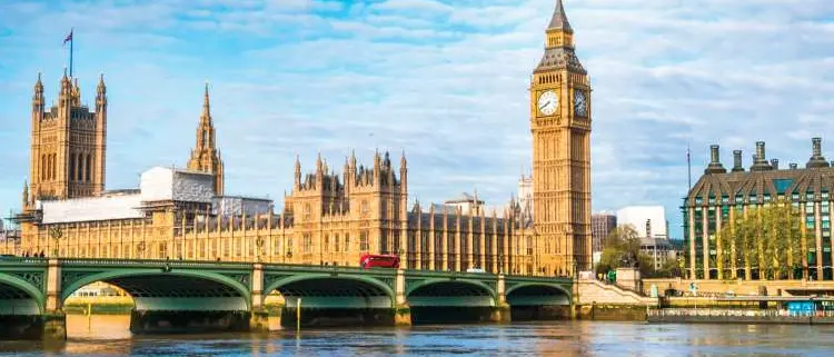 Variante Covid, Francia, Belgio e Olanda riaprono parzialmente i loro confini con la Gran Bretagna