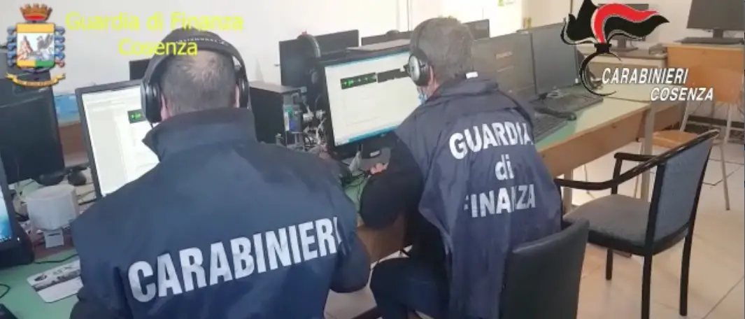 Castrovillari, usura ed estorsione: arrestate 11 persone