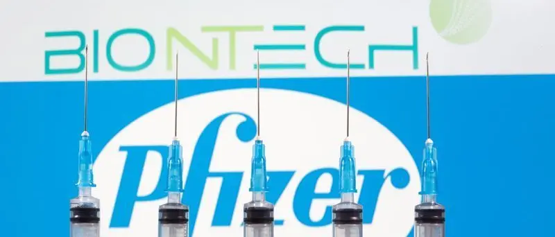 Vaccino Pfizer, BioNTech: «Probabile protezione contro variante Covid»