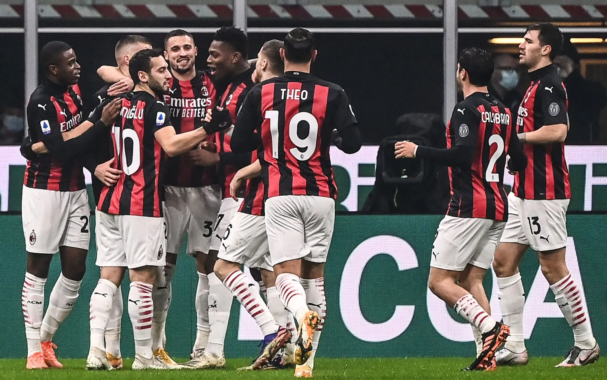 Serie A, il Milan vince nel recupero e si mantiene in vetta