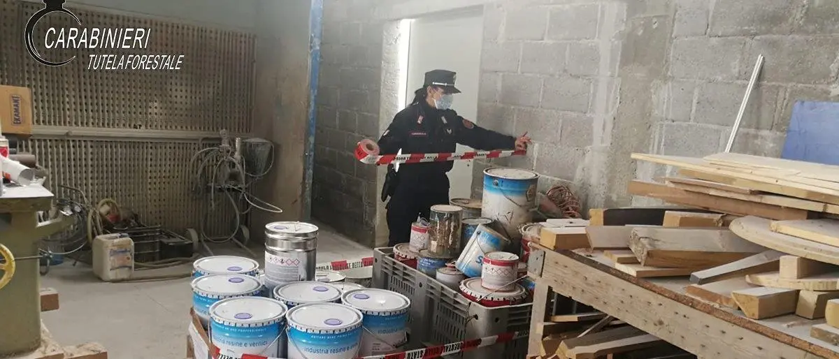 Tarsia, Opificio di verniciatura abusivo, scatta il sequestro