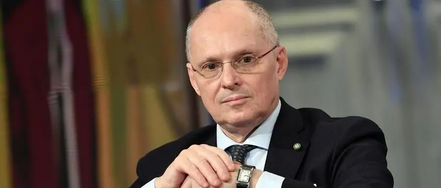 Ricciardi: «Vaccino obbligatorio per i sanitari che lo rifiutano»